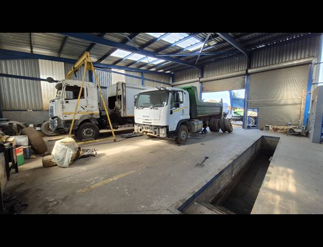 1,900M² FACTORY TO LET IN MOREHILL